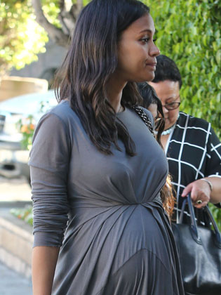 Zoe Saldana est bien enceinte de jumeaux!