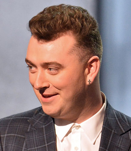 Sam Smith rechante pour la première fois après son opération des cordes vocales (vidéo)