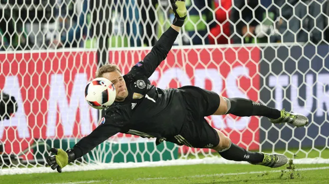 Manuel Neuer Est L Homme Du Match Allemagne Italie Rtl Sport