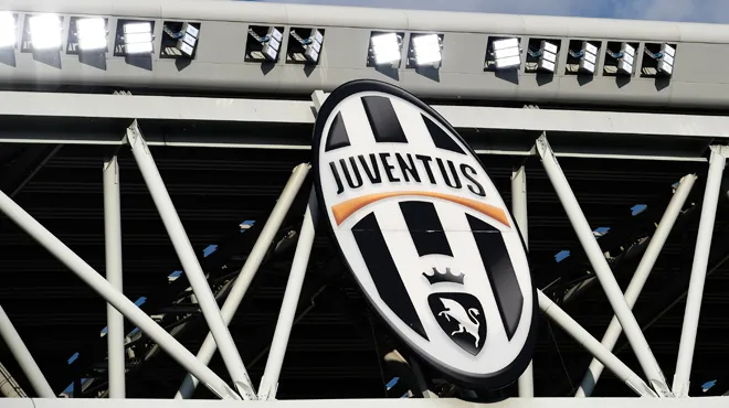 Voici Le Nouveau Maillot De La Juventus Photos Rtl Sport