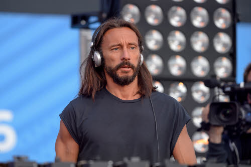 Bob Sinclar victime de vol à Ibiza: il lance un message aux voleurs sur Facebook