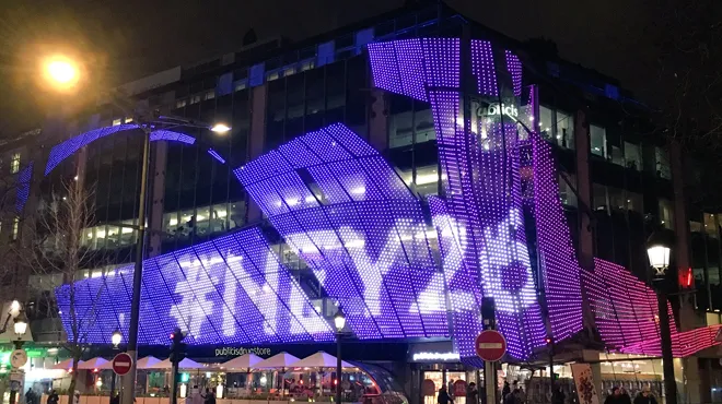 Plusieurs Batiments Publics De Paris Ont Souhaite Un Bon Anniversaire A Neymar Photos Et Video Rtl Sport