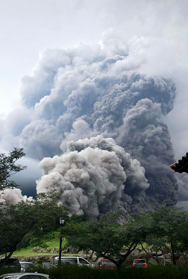 Le volcan  de  feu  fait au moins 25 morts au Guatemala leur 