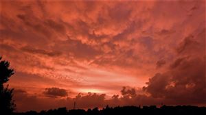 Le ciel prédit notre victoire: magnifique ciel ROUGE mercredi soir à Jemeppe-sur-Meuse (photos)