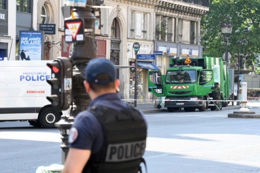  Diversion of a garbage truck: two trade unionists condemned to work of general interest "title =" Diversion of a garbage truck: two trade unionists condemned to work of general interest "/>


<p> Two garbage collectors were arrested on May 25, 2018 in Paris aboard a garbage truck of the town hall stolen in the morning.Alain JOCARD </p>
</p></div>
<div id=