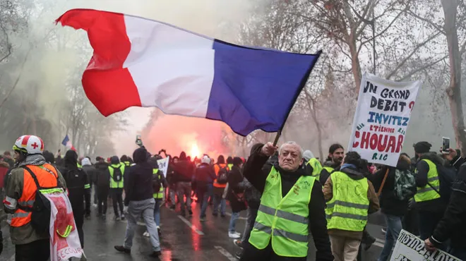 Gilets Jaunes En France Acte X La Mobilisation En Léger