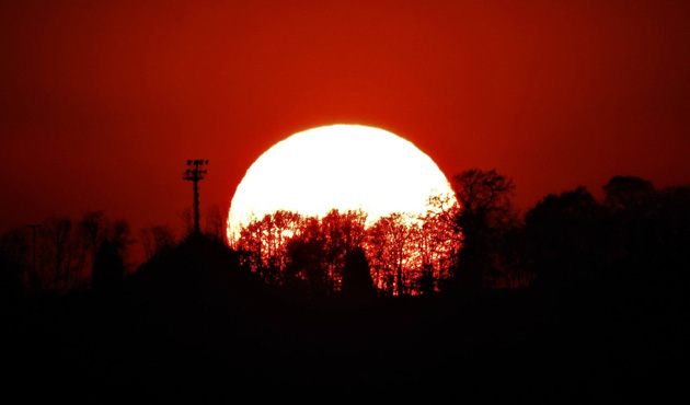 Bernard A Photographie La Lune Rose D Ou Vient Le Nom De Cette Pleine Lune Du Mois D Avril Photos Rtl Info