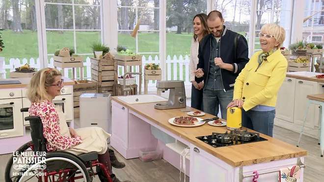 La Tarte Aux Fraises De Sophie Epate Cyril Lignac Dans Le Meilleur