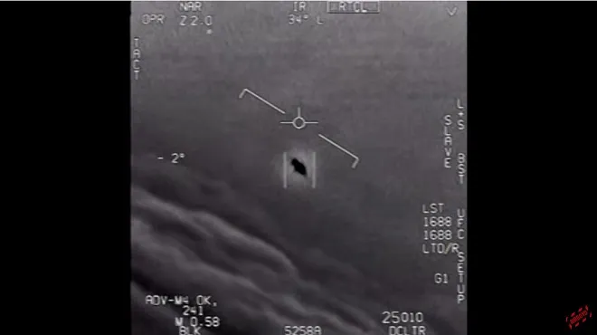 Le Pentagone publie des vidéos d'ovnis classées "SECRET-DÉFENSE" qui ont été filmées par des pilotes américains 9019672_700x0