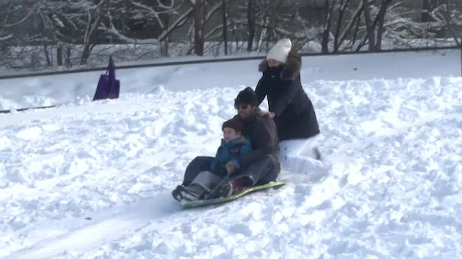 New York Sous La Neige Une Tempete A Balaye Les Etats Unis Pendant 24 Heures Video Rtl Info