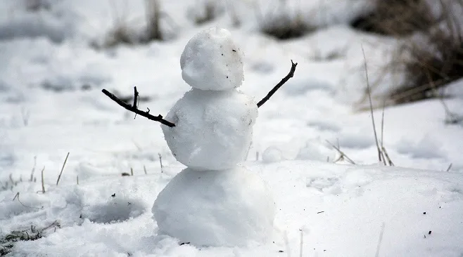 Elle Decouvre Un Bonhomme De Neige Terrifiant Construit Par Ses Enfants Photo Rtl People