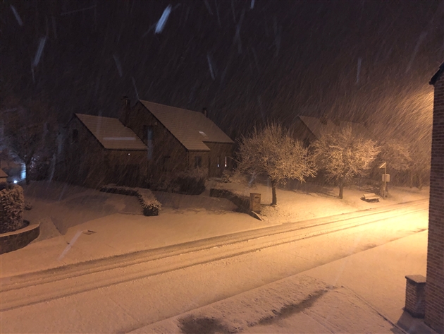 Meteo La Neige A Surpris De Nombreux Habitants En Wallonie Voici Vos Photos Rtl Info