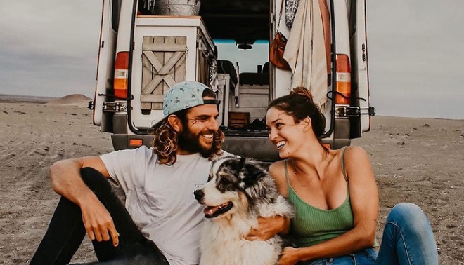 This influencer who documented her travels in her van on Instagram has died at 27