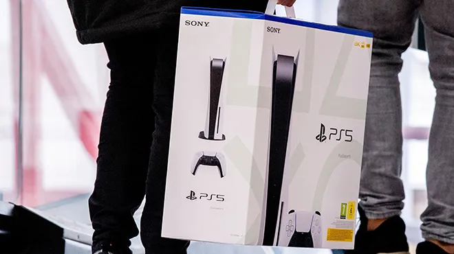 Une Playstation 5 S Envole A 000 Euros Sur Un Site D Encheres C Est 40 Fois Son Prix Initial Rtl People