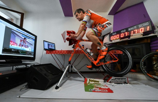 Récord mundial: Pascal Pich conecta virtualmente a México al pedalear 10.500 km en 23 días en un entrenador nacional