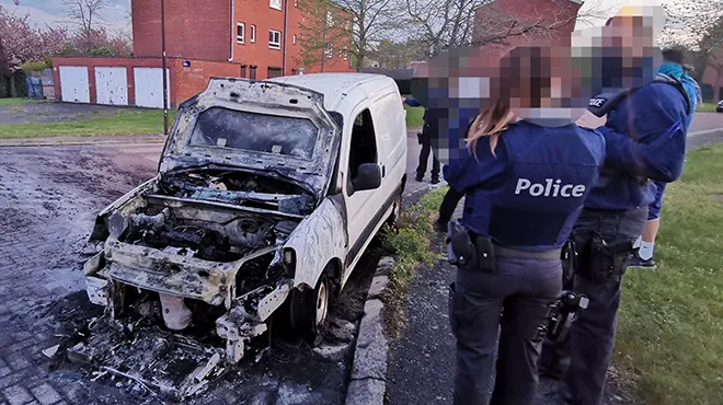 Un véhicule incendié à Monceau-sur-Sambre: la police suspecte des représailles