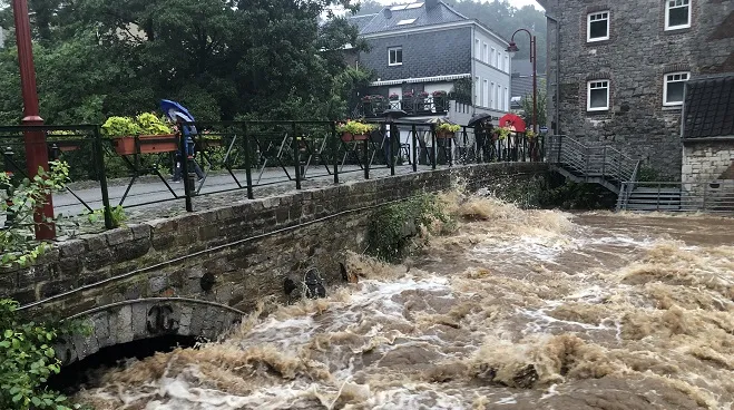 Les Inondations Ont Fait Au Moins Deux Victimes Un Homme Se Noie Dans Sa Cave Un Autre Emporte Par Les Eaux Rtl Info