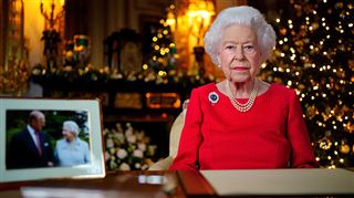 La reine Elizabeth II zappe Meghan et Harry dans ses voeux du nouvel an (vidéo)