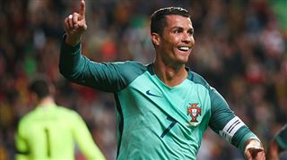 C'est un rêve- Cristiano Ronaldo mis à l'honneur pour son record de but