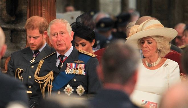 Le prince Charles souhaite-t-il se réconcilier avec son fils Harry pour éviter qu'il ne critique Camilla dans ses mémoires?