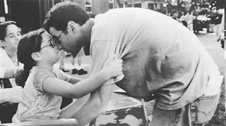 Bob Saget- sa fille Lara sort du silence et partage un message bouleversant trois semaines après son décès