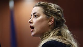 Coup de théâtre au procès- une marque de maquillage conteste le témoignage d'Amber Heard