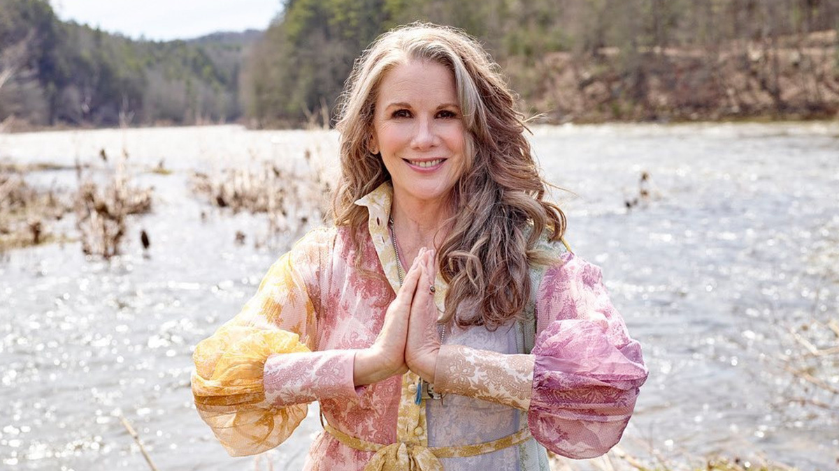 Actress Melissa Gilbert (Little House on the Prairie) ditched Hollywood to live in a modest cabin in the mountains