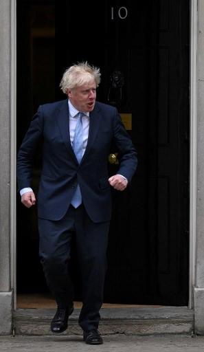 Boris Johnson attendu lundi en Irlande du Nord en pleine crise politique