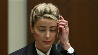 Johnny Depp n'est pas le seul partenaire que vous avez agressé- Amber Heard perd son sang froid devant les questions des avocats de l'acteur