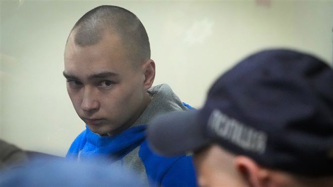 Le soldat russe jugé pour crime de guerre en Ukraine demande pardon