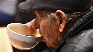 Grand baromètre- un Belge sur sept se prive de repas à cause de problèmes financiers