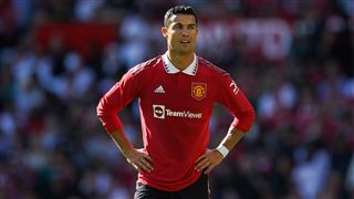 Aucun club ne le veut- Cristiano Ronaldo agace et se fait tacler par deux légendes du foot anglais (vidéo)