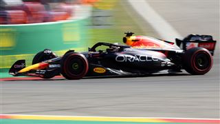 Seul au monde, Max Verstappen remporte le Grand Prix de Belgique en écrasant la concurrence