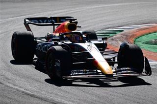 Max Verstappen devance Leclerc et Russell et aligne sa 5e victoire de rang en F1