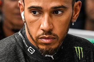 F1 - GP de Singapour - Hamilton autorisé à conserver son piercing mais une amende de 25.000 euros pour Mercedes