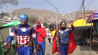 Insolite- au Pérou, des policiers déguisés en Avengers arrêtent une bande de dealers 