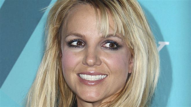 Pourquoi est-ce que je lui ressemble EXACTEMENT?- cette star à laquelle Britney Spears se compare