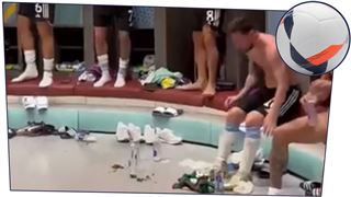 Messi marche sur un maillot du Mexique- furieuse, une député veut le faire bannir du pays (vidéo) 4