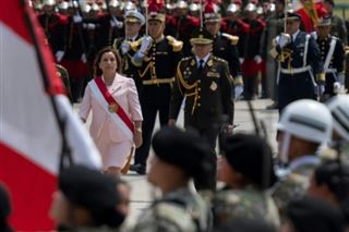 Pérou- la nouvelle présidente appelle au calme