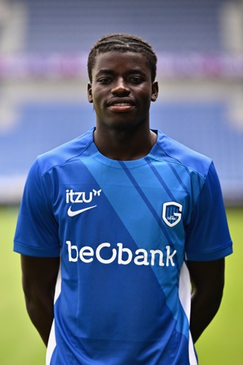 Elie Mbavu signe un premier contrat professionnel à Genk