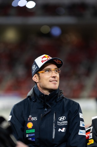 Thierry Neuville gagne du terrain et pointe à la 12e place à la mi-journée, samedi