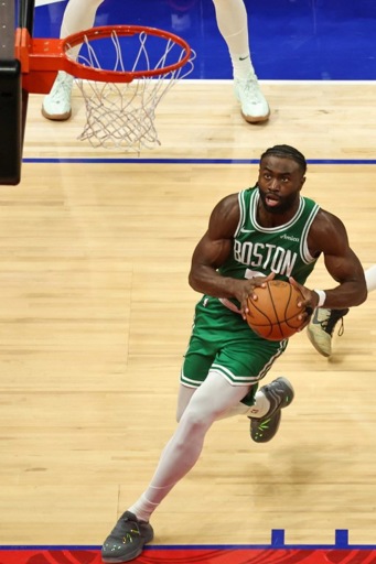 Boston résiste au retour des Wolves, Cleveland reprend sa marche en avant