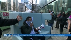 Action symbolique de citoyens au futur centre de crise national